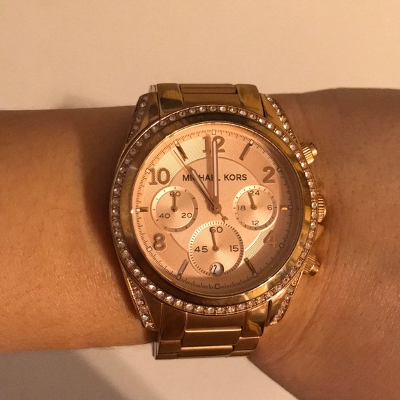 Rose gold Michael Kors watch - Picture 2 of 4